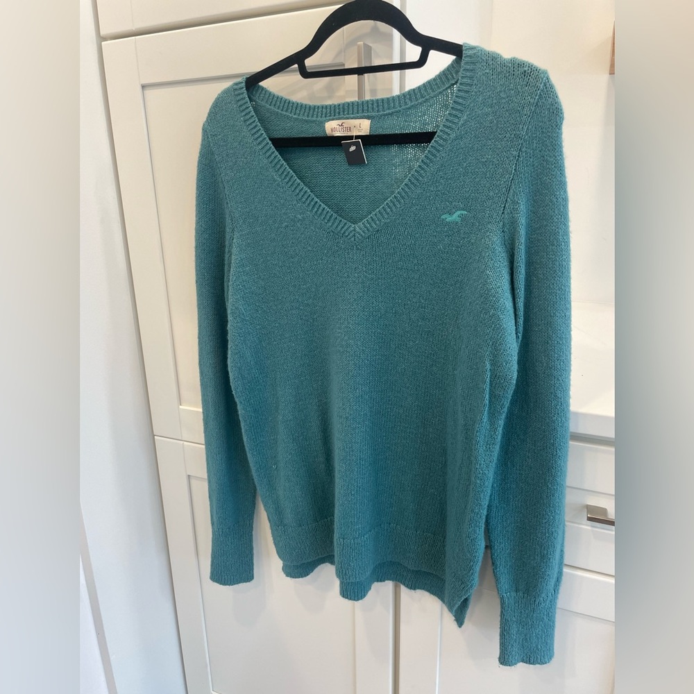 Hollister Soft Oversized Womens V-Neck Sweater Large New Casual Everyday